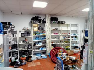Local commercial à Burguillos. Oportunidad de local comercial en burguillos, sevilla.