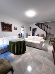 Maison à Guillena pueblo. Señorial vivienda situada en plaza de españa, guillena, sevilla.
