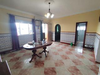 Casa a Alcalá del Río. Terreno enorme con casa en el viar! el lienzo perfecto para tus