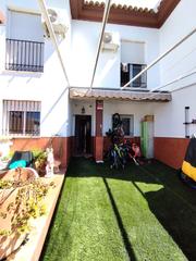 Maison à Burguillos. Oportunidad única! vivienda de tres plantas en esquina en burgui