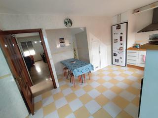 Maison à Burguillos. Descubre esta maravillosa vivienda de dos plantas más sótano con