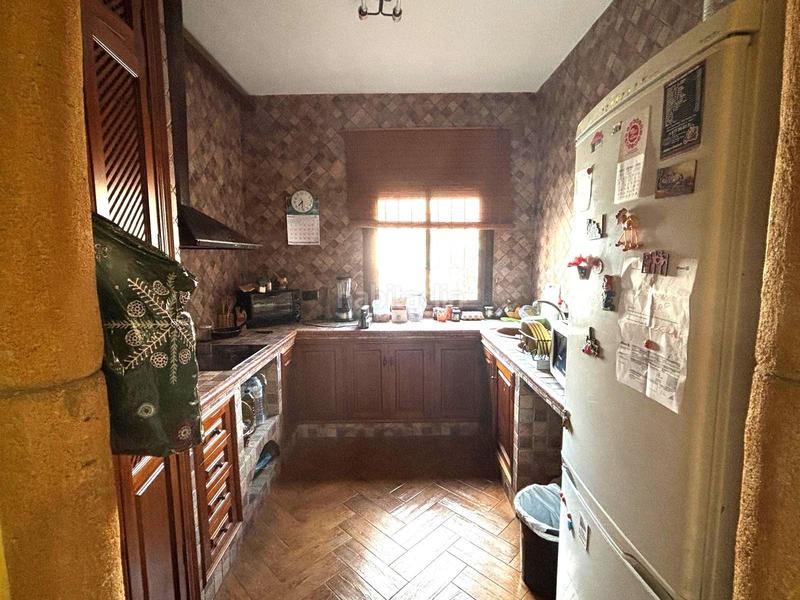 Foto 5d1eeebd-6c2a-4ed8-9ec6-8ce852fd0cda. Casa con parcheggio in Guillena pueblo Guillena