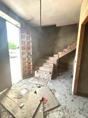 Haus in Brenes. Oportunidad única! casa esquinera para reformar en brenes