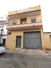 Casa a Guillena pueblo. Oportunidad en guillena! casa de 2 plantas con gran potencial