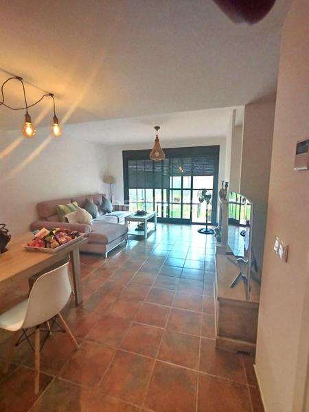 Foto eb13dc4c-f36b-43d8-9e6d-8c4551aed7f9. Casa tu hogar ideal te espera en Las Pajanosas! en Guillena