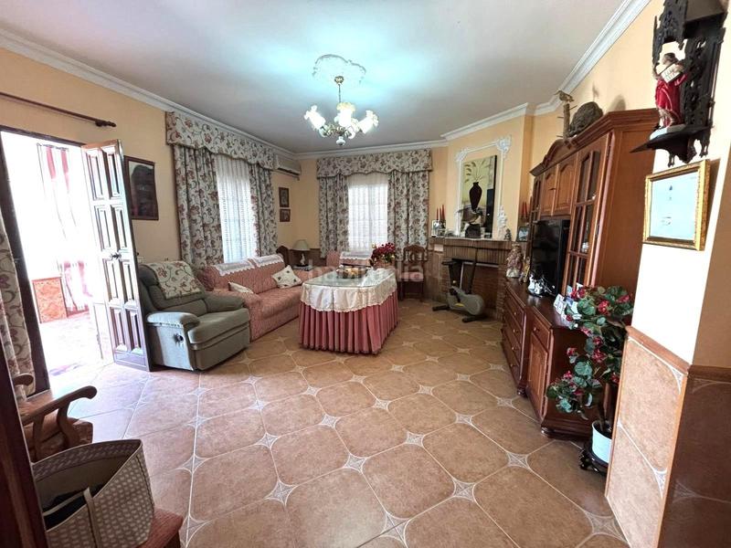 Foto fc9f5a97-5c1f-432c-8a63-9ead40527243. Chalet tu nuevo hogar te espera en Villaverde del Río