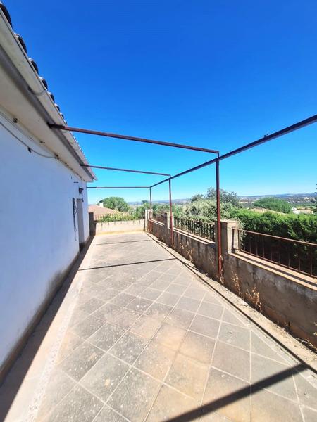 Foto e9b553f9-64ec-4ce6-a5b9-fd566fb31f32. Chalet oportunidad única en la colina ! en Castilblanco de los Arroyos
