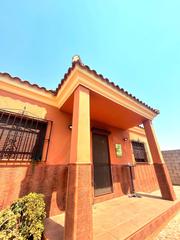 Chalet à Villaverde del Río. Chalet en venta o alquiler en villaverde del río!