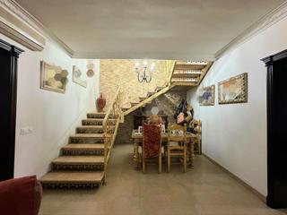 Casa a Burguillos. Amplia casa en burguillos  ubicación buena y lista para entrar a