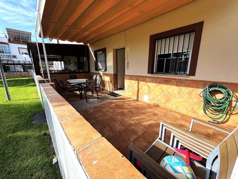 Foto b25da6d2-b428-470c-a412-71280190f7f2. Casa adosada adosado en Núcleo Urbano Aljaraque