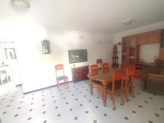 Casa en Alcalá del Río. Atención, oportunidad única en el viar!