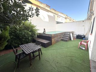 Casa a Burguillos. Casa en la localidad de burguillos con piscina climatizada y jac