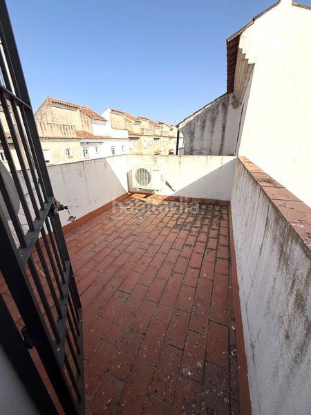 Foto 5864b2ce-0759-425d-9ba5-2c96bcf42885. Casa amb piscina a Burguillos