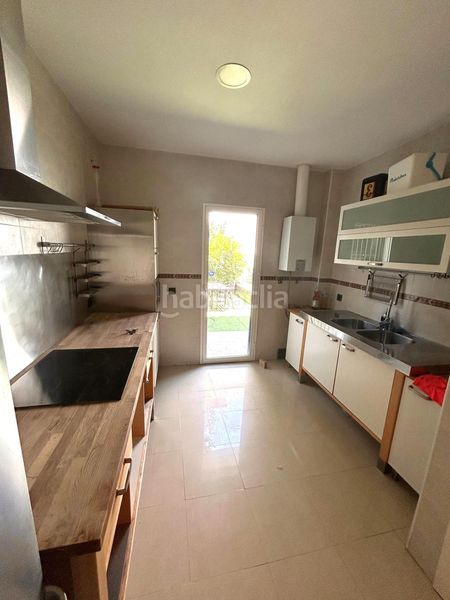 Foto 8bcc419f-f126-4130-8787-65bc482be52a. Casa amb piscina a Burguillos