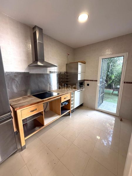 Foto b5bf6ef5-3a31-46e4-9f8b-4d6ccc2dde80. Casa amb piscina a Burguillos