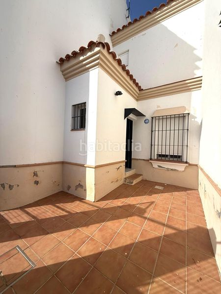 Foto ce6f3d8d-cc76-41ea-a78c-508c8fa9a656. Casa amb piscina a Burguillos