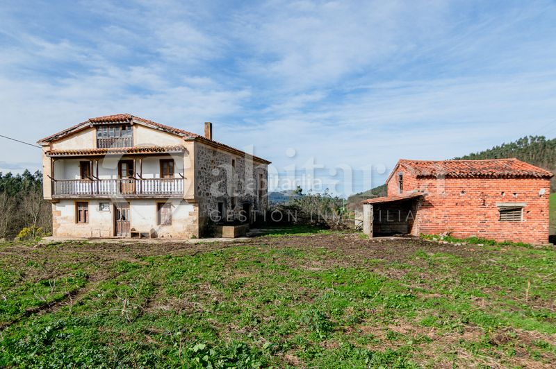 Foto c2330344-a651-4f91-bd2d-52ac30690213. Masia a Entrambasaguas