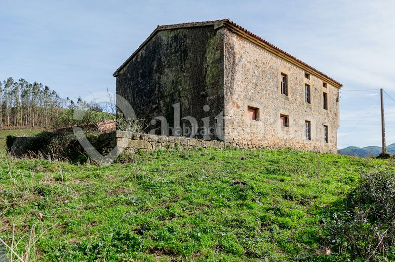Foto dcdb95b8-53e5-4453-861a-2d9061a4fc80. Masia a Entrambasaguas