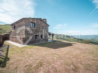 Mas à Santa María de Cayón. Abitarea vende  cabaña paisega en finca rustica . impecable