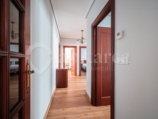 Pis  Calle serna occina. Abitarea vende piso en pleno centro de santoña. impecable estado