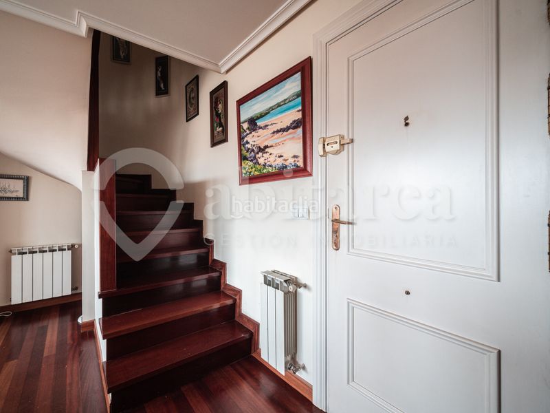 Foto 4250d962-f833-41c6-99ff-37ea9b76289f. Duplex avec chauffage parking dans La Pereda Santander