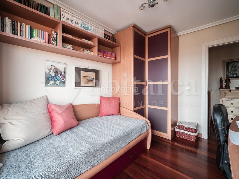Foto a4e0b655-69c9-48bc-bc5f-f09a7d9116d1. Duplex avec chauffage parking dans La Pereda Santander