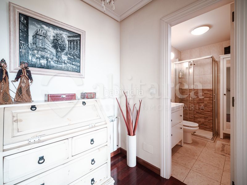Foto c1ed32de-1d2a-493d-87b2-804a6abd7a3b. Duplex avec chauffage parking dans La Pereda Santander