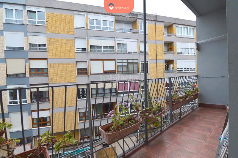 Foto 05c4db10-3d97-47f9-9074-4973fcbb1e84. Piso abitarea vende piso en pleno centro. amplio y luminoso. excelente ubicación en Torrelavega