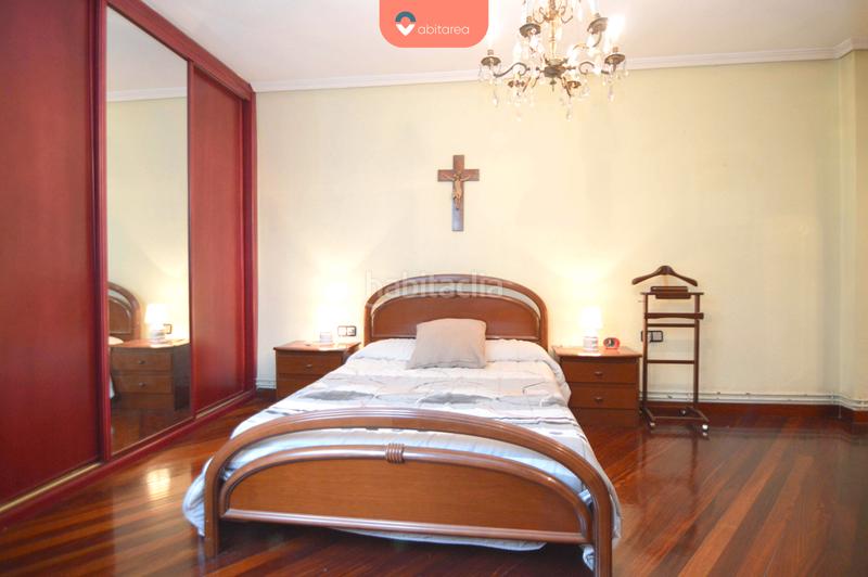 Foto 06907b95-94b2-4887-b054-4970bc0a353a. Piso abitarea vende piso en pleno centro. amplio y luminoso. excelente ubicación en Torrelavega