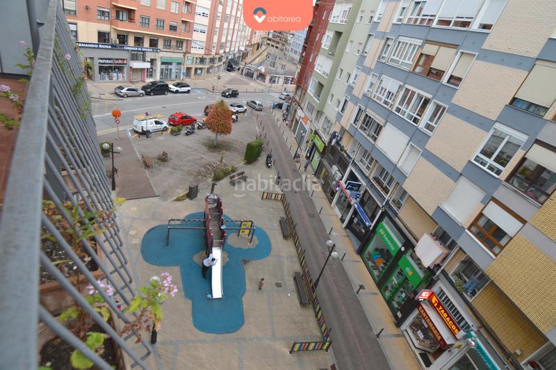 Foto b6c310e8-ac97-4635-8249-32a340d608bf. Piso abitarea vende piso en pleno centro. amplio y luminoso. excelente ubicación en Torrelavega