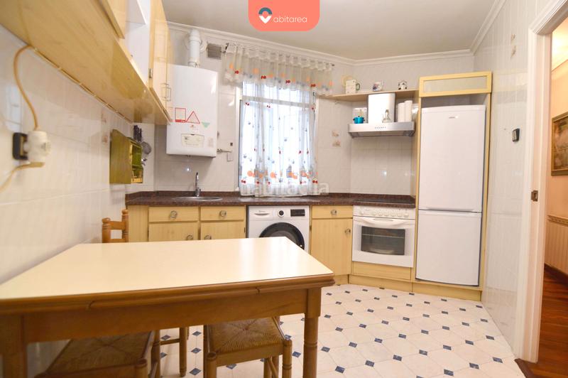 Foto d71720b5-31a7-48b9-aed3-681ade894991. Piso abitarea vende piso en pleno centro. amplio y luminoso. excelente ubicación en Torrelavega