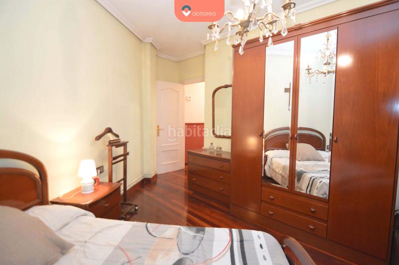 Foto eefd8592-48aa-44f1-8ed7-1288eeee40f7. Piso abitarea vende piso en pleno centro. amplio y luminoso. excelente ubicación en Torrelavega
