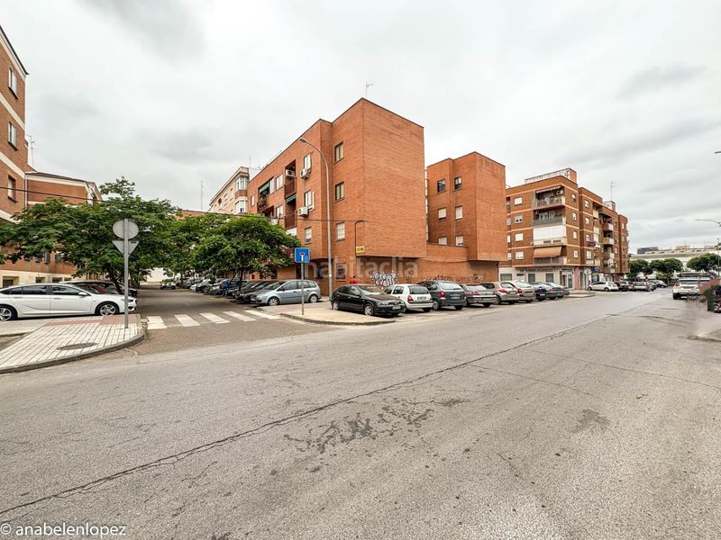 Foto 4839714b-f272-45eb-a323-0f38d82b76f7. Aparcament cotxe a Maria Auxiliadora - Barriada de Llera Badajoz