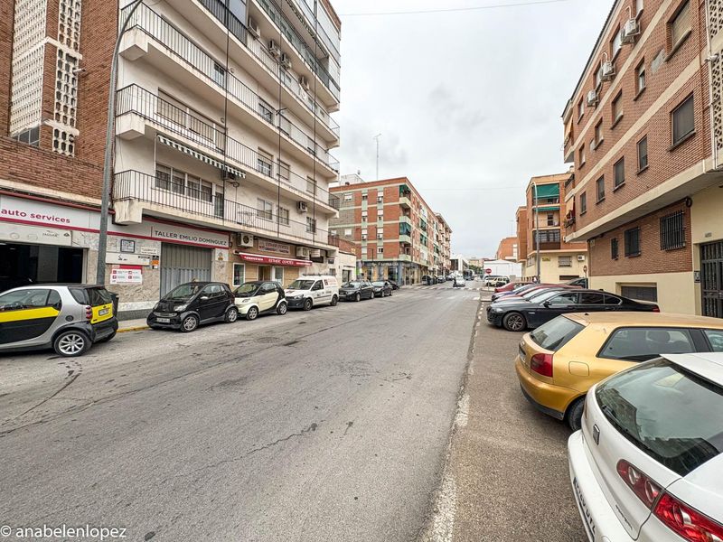 Foto a582515b-8bb4-4955-8e84-9da99d5f8757. Aparcament cotxe a Maria Auxiliadora - Barriada de Llera Badajoz
