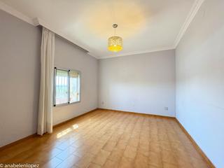 Planta baixa  Camino camino de santa engracia, 5. Planta baja de 121 m2 construidos con patio de unos 25 m2 aproxi