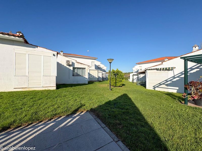 Foto 03717d1f-da1f-4251-bfa8-d173df1c88b1. Pis amb aparcament piscina a Golf Guadiana Badajoz