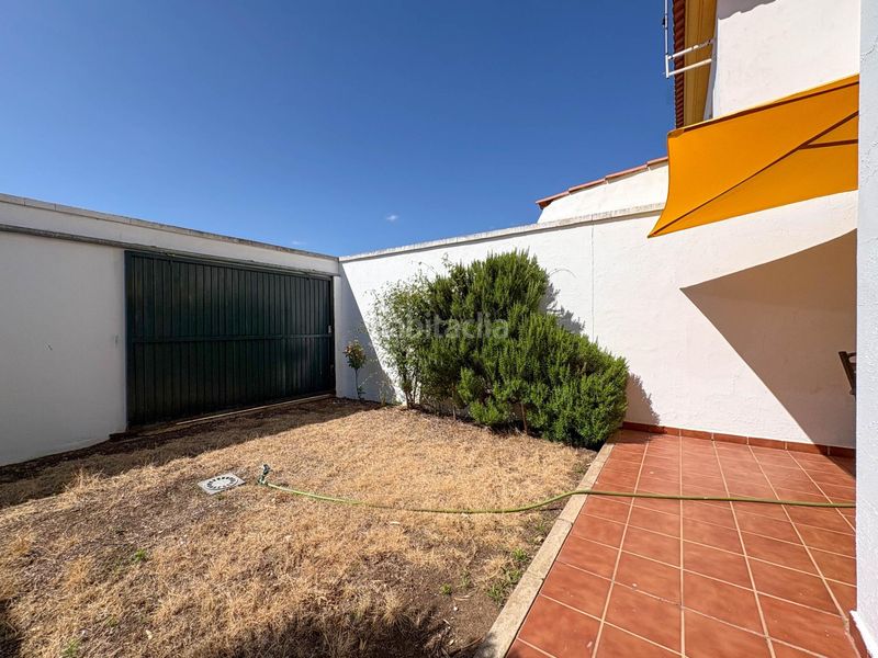 Foto 41df868c-5125-4e6c-997f-74a22b57ef52. Casa adossada a Albuera (La)