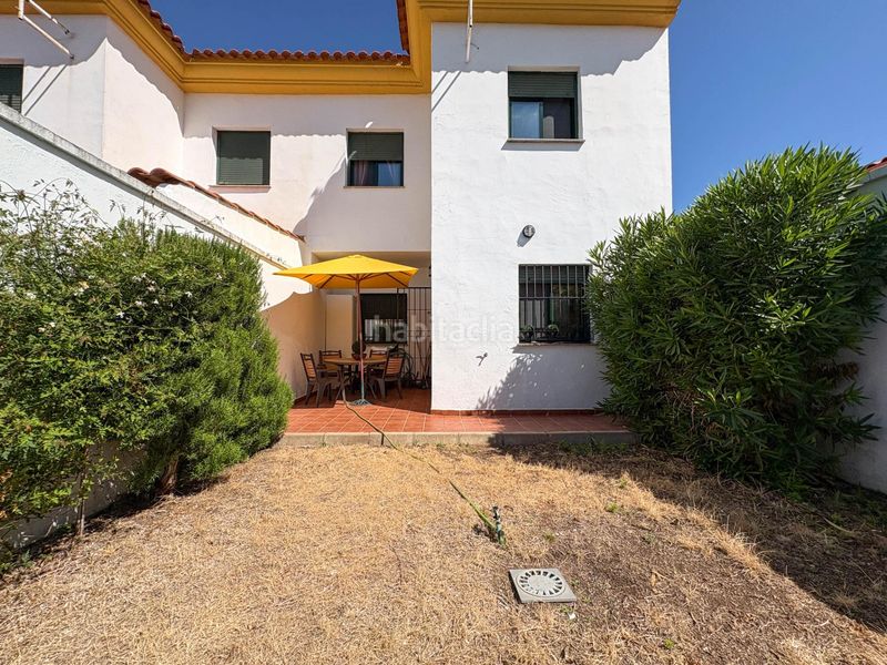 Foto 9342e8e7-ee82-4f2e-b82c-18722622d188. Casa adossada a Albuera (La)