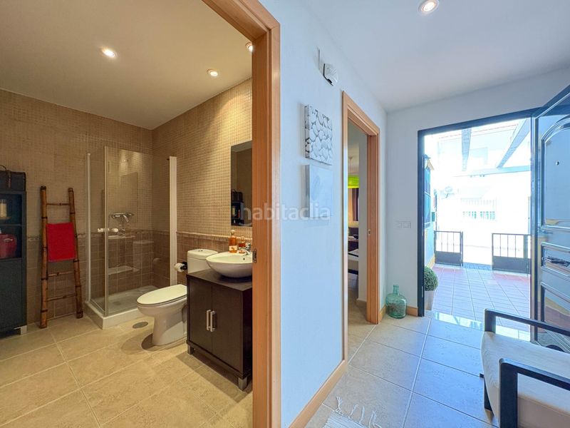 Foto a068c8d1-e118-43fd-a397-f9cbbb88d10e. Casa adossada a Albuera (La)
