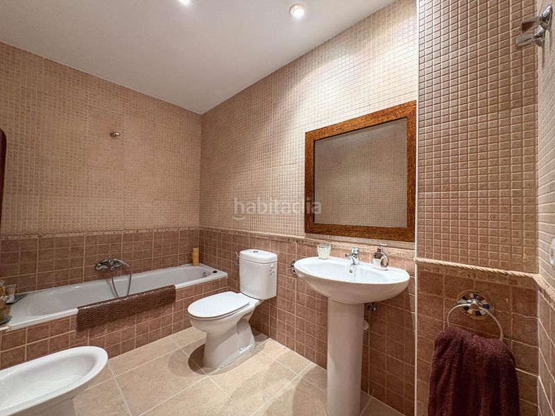 Foto b21f1dc9-1ae8-4982-85db-6d9ab3716eb7. Casa adossada a Albuera (La)