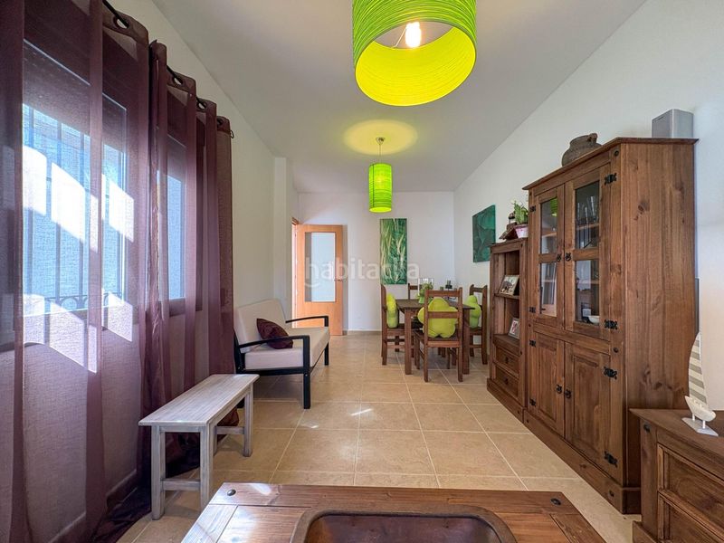 Foto b3dfb6f5-d43a-4076-96e1-afcf2051335c. Casa adossada a Albuera (La)