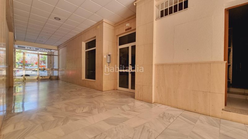 Foto b0cb3af9-e3c0-460c-9702-f0c49ab20760. Local comercial a Pardaleras Badajoz