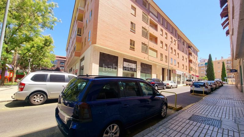 Foto db47e00d-bf92-4b9b-b2a1-e8f8060deba6. Local comercial a Pardaleras Badajoz
