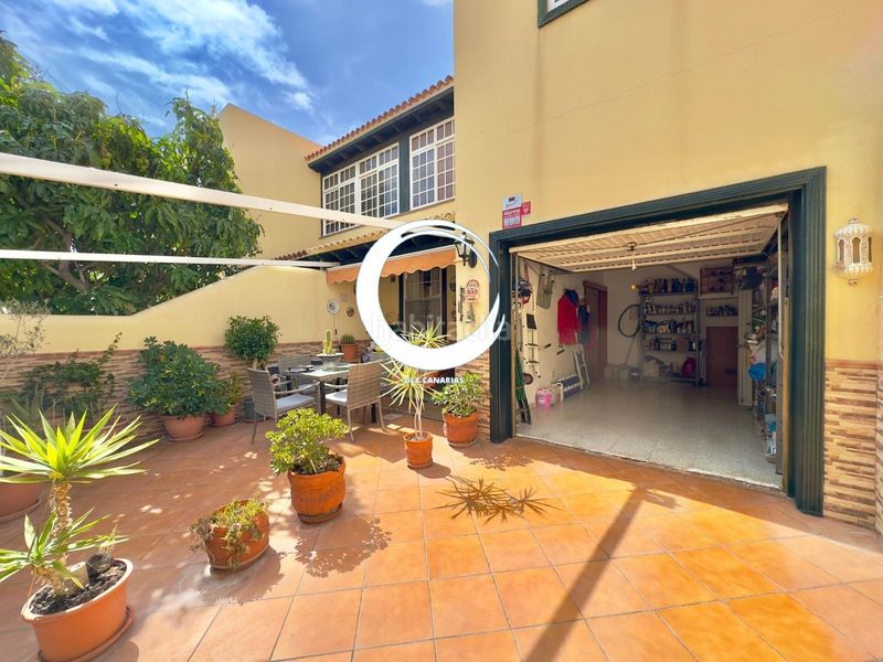 Foto 2548f119-af2a-43f5-a084-df3d15da7755. Casa adosada adosado en Las Rosas en Las Rosas Arona