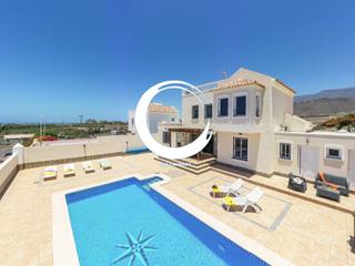 Xalet  El almendro. Se vende villa en el madroal