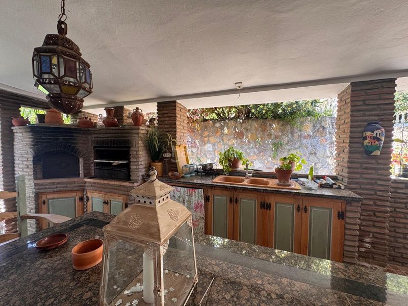 Foto 85ce8291-4f2c-4dfb-b2cf-56efb6952d9a. Xalet amb calefacció piscina a La Duquesa Manilva