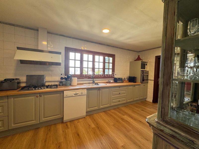 Foto 8860efac-39ad-49e7-9726-df39efd05916. Xalet amb calefacció piscina a La Duquesa Manilva