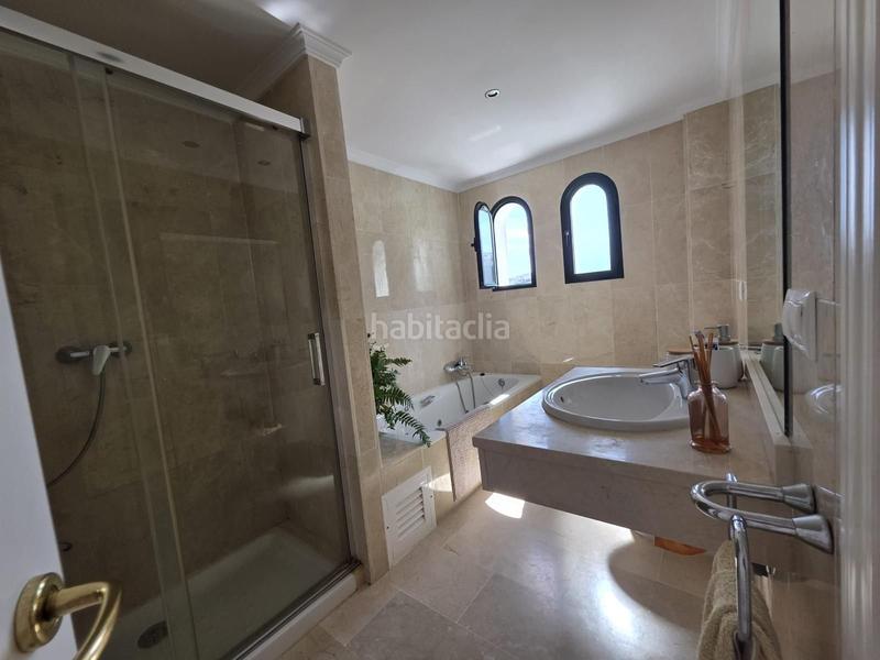 Foto 6f914989-83bd-4d5a-84b7-47dc5d1ab21c. Casa con riscaldamento piscina in El Castillo Manilva