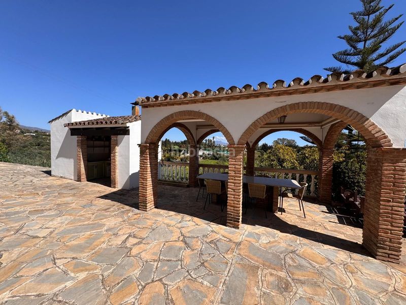 Foto f16454a0-b001-450c-a7e4-9857660d9075. Casa amb calefacció aparcament piscina a Los Llanos Estepona