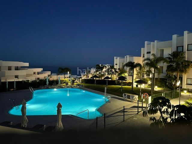 Foto 183d9835-faa4-401c-8999-ecf383546d40. Apartament amb calefacció piscina a Alcorrín Manilva